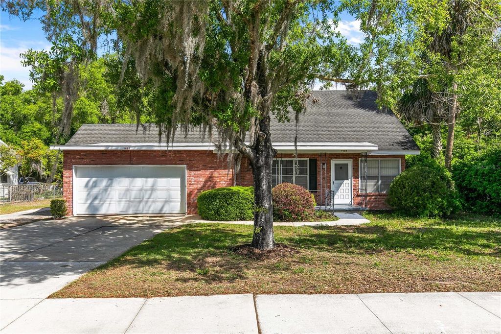 Photo of 1803 E Orange Avenue, Eustis, FL 32726 (MLS # O6396499)