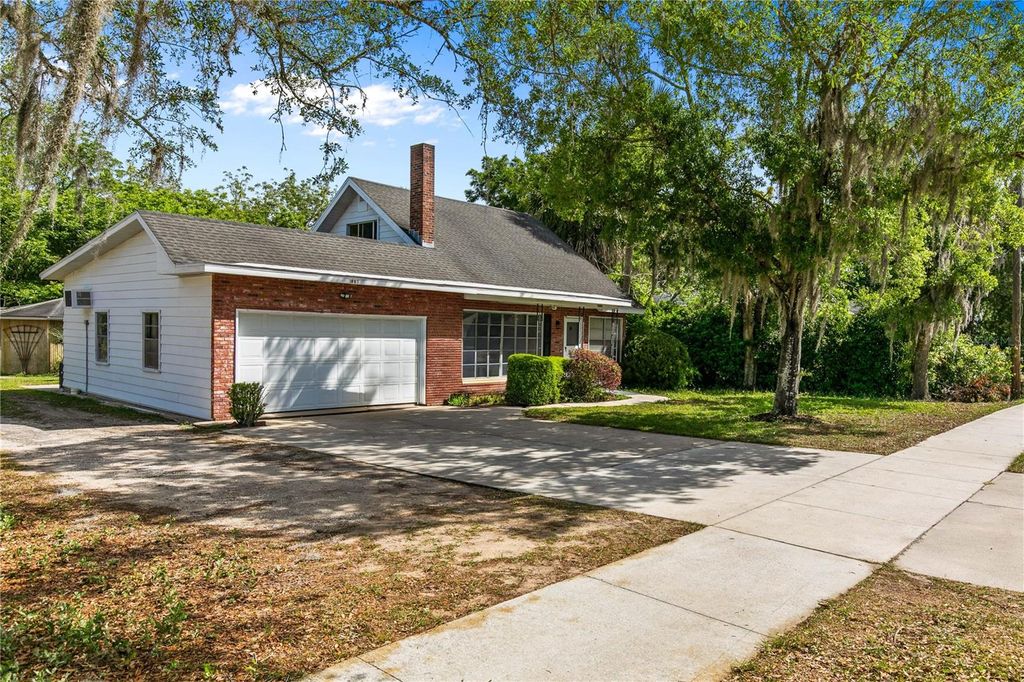 Photo of 1803 E Orange Avenue, Eustis, FL 32726 (MLS # O6396499)
