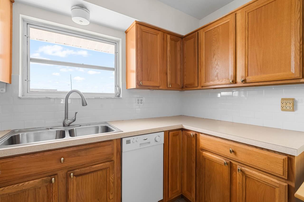 DEL WEBBS SUN CITY FLORIDA UN - Residential