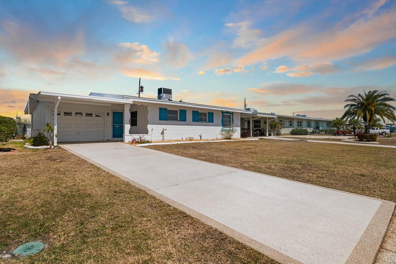 DEL WEBBS SUN CITY FLORIDA UN - Residential