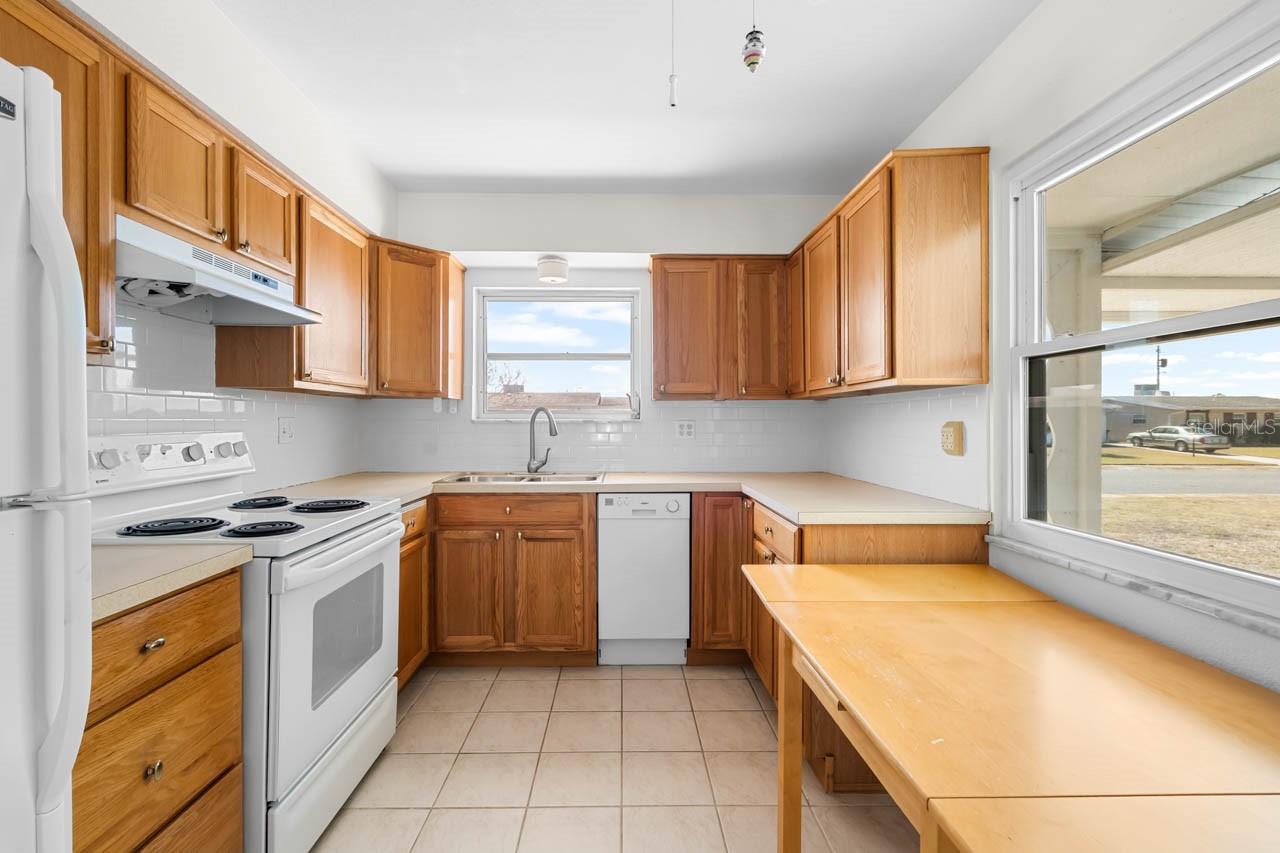 DEL WEBBS SUN CITY FLORIDA UN - Residential