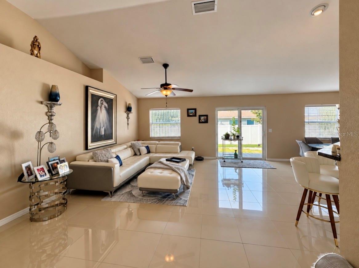 4915 SW 99TH PLACE