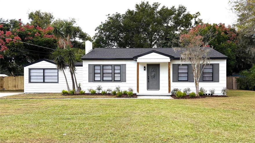 Beautiful move in ready pool home on large double lot in downtown Auburndale. NO HOA.