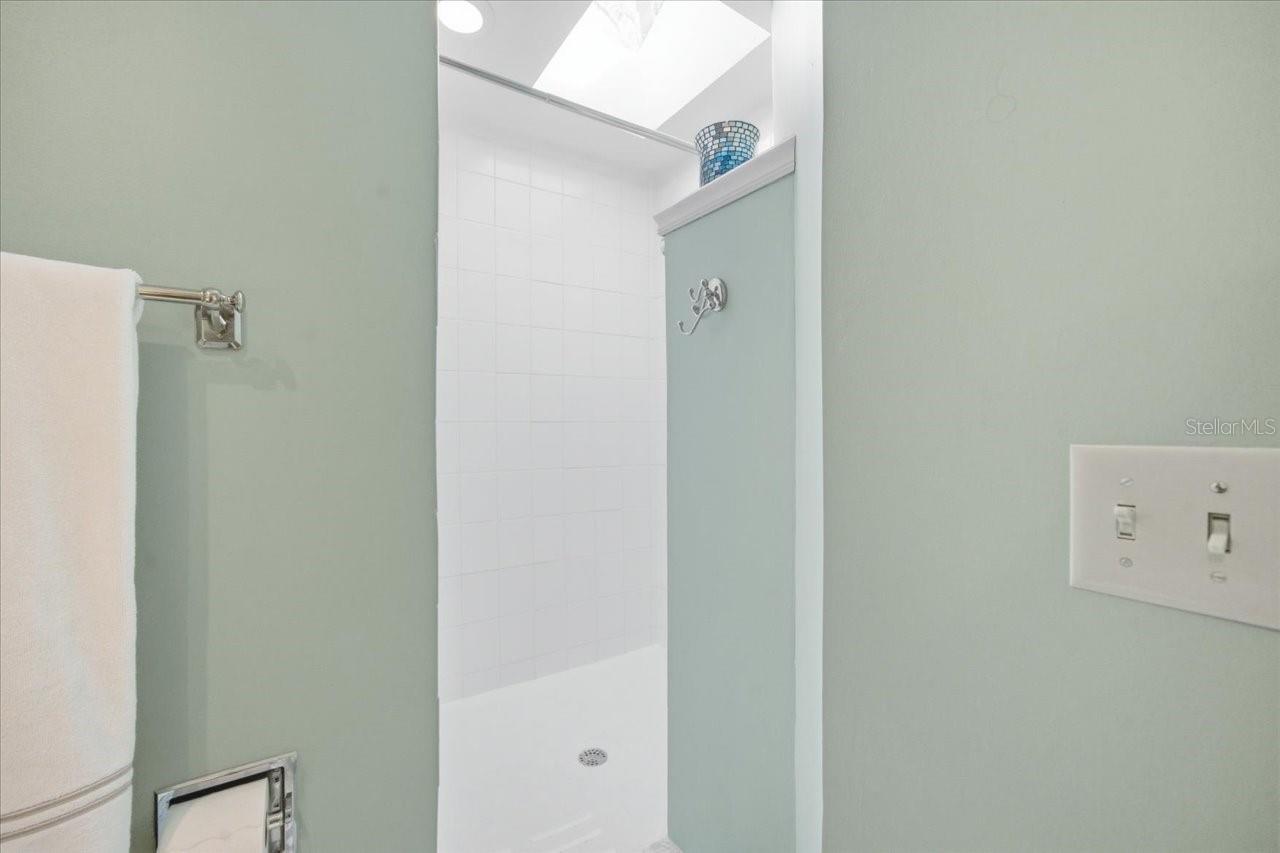 INDIAN CREEK - Residential