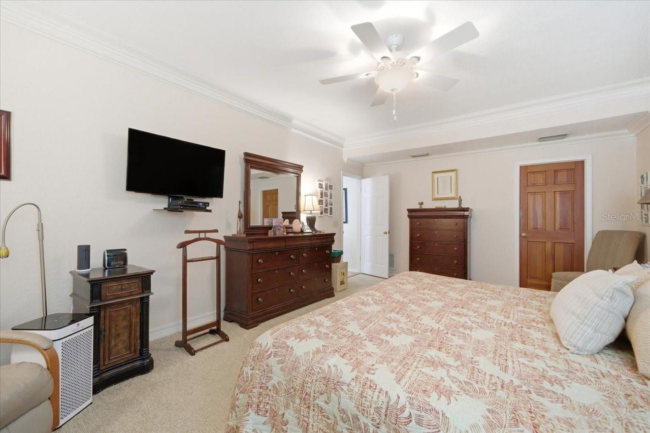 INDIAN CREEK - Residential