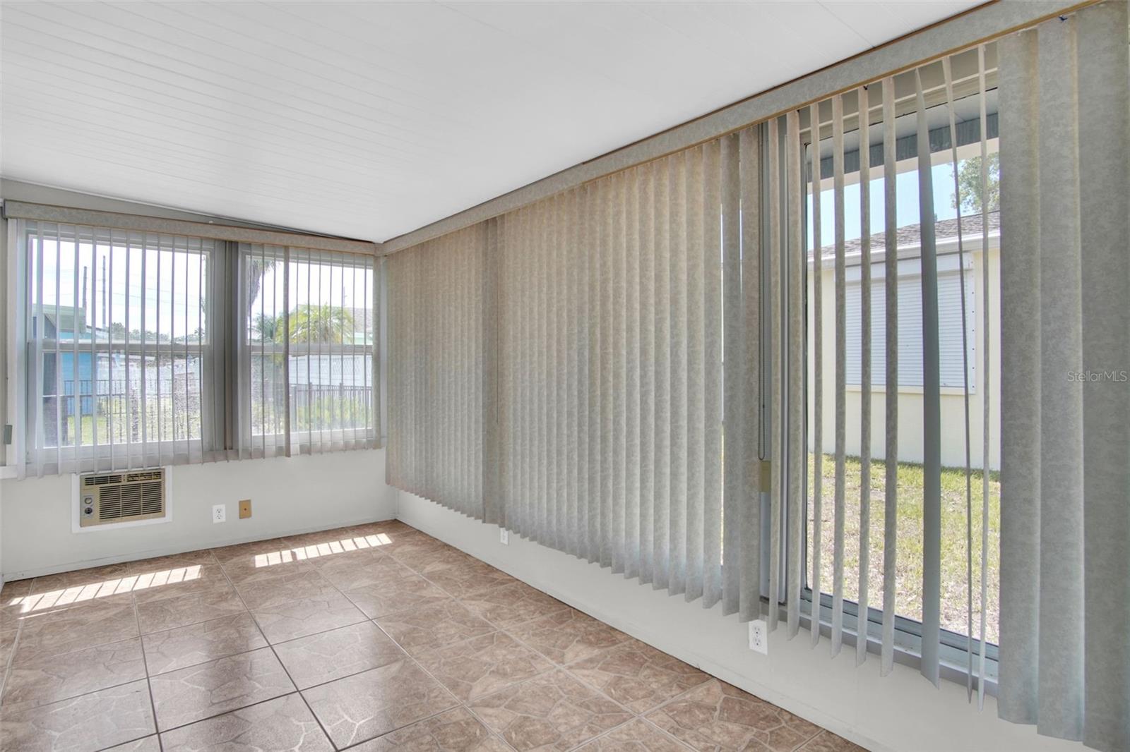 UNION PARK VILLAS (UNRECORDED) - Residential