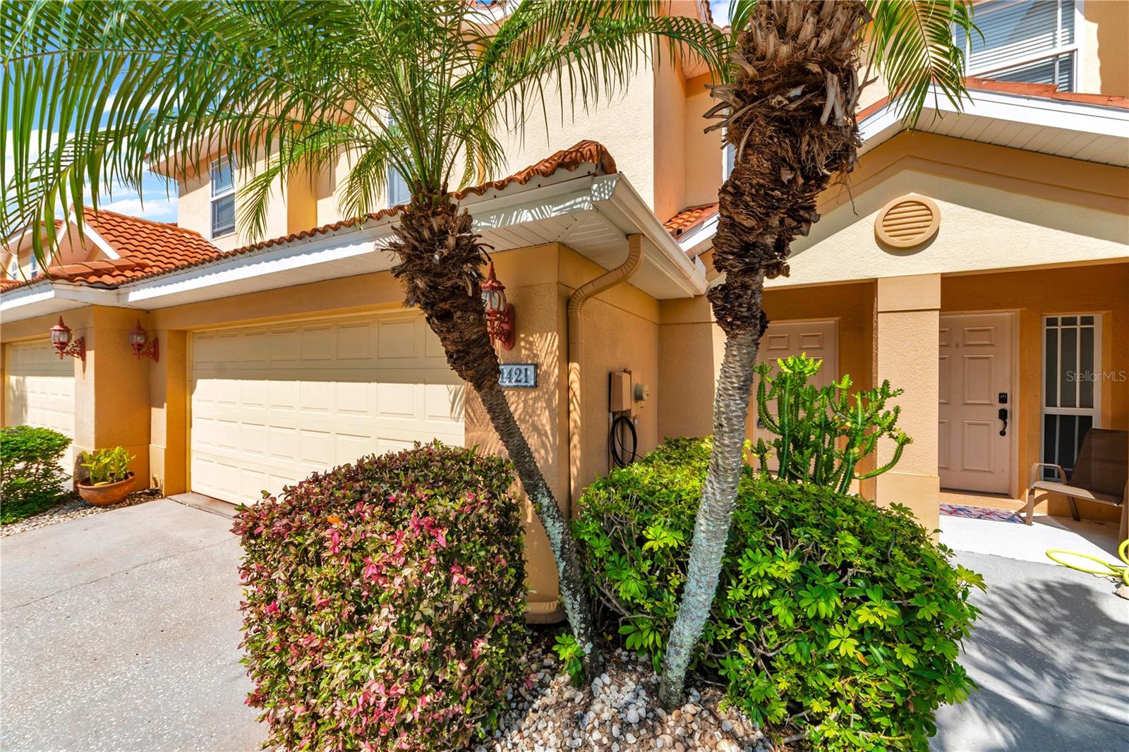 1421 RIDGE TERRACE