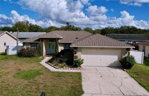 A home in LAKELAND