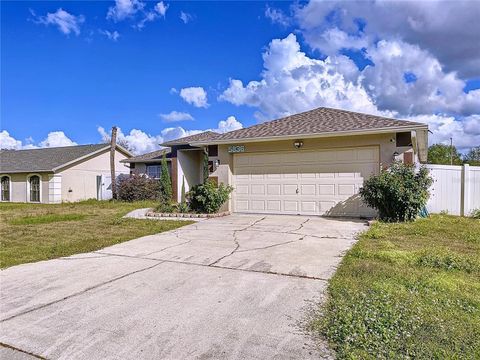 A home in LAKELAND