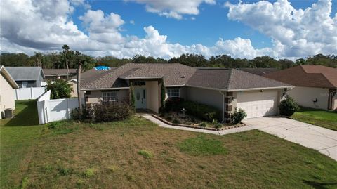 A home in LAKELAND