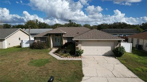 A home in LAKELAND