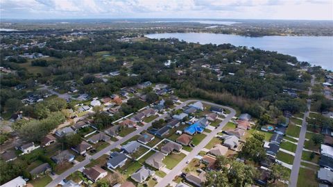 A home in LAKELAND