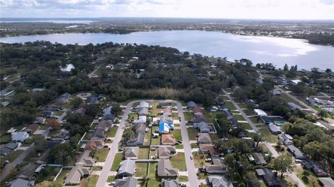 A home in LAKELAND