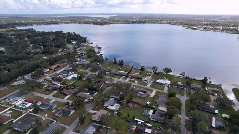 A home in LAKELAND