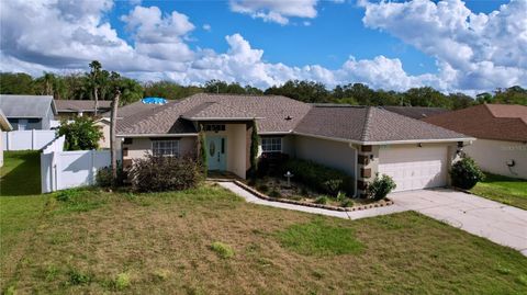 A home in LAKELAND