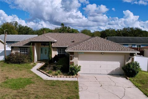 A home in LAKELAND