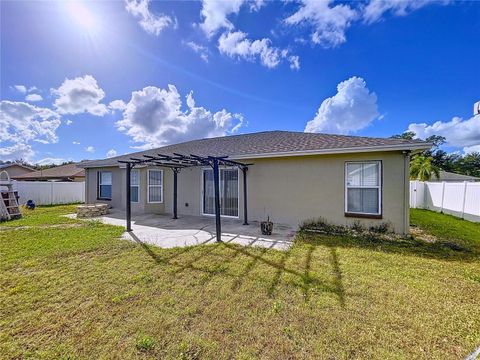 A home in LAKELAND