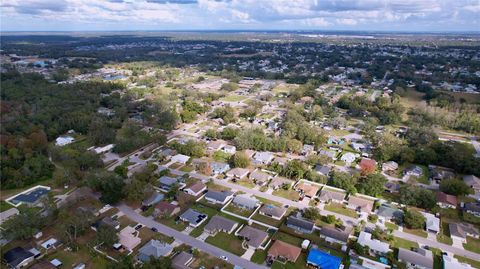 A home in LAKELAND