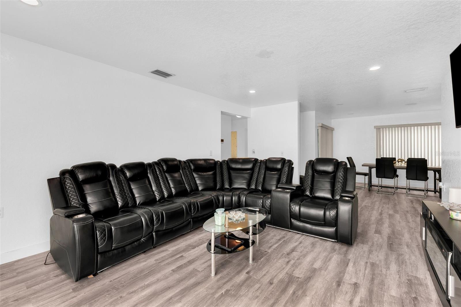 TEE & GRN ESTATES 1ST ADD - Residential