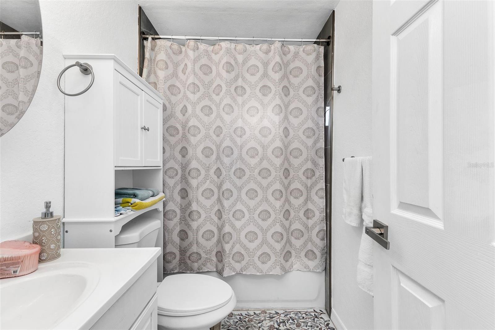 TEE & GRN ESTATES 1ST ADD - Residential