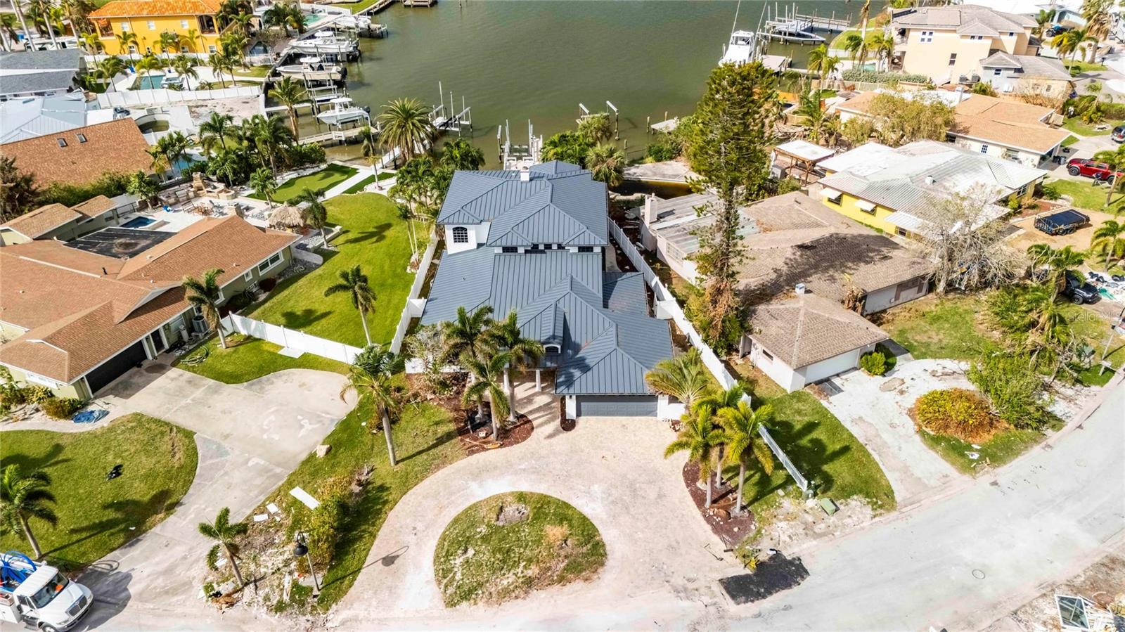452 BATH CLUB BOULEVARD N