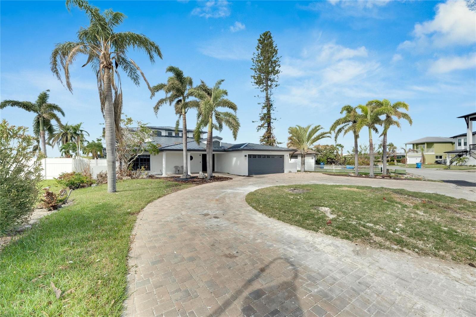 452 BATH CLUB BOULEVARD N