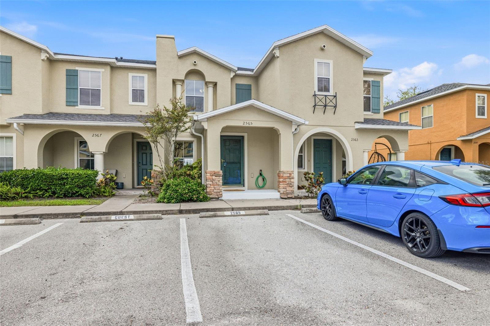 2565 HIDDEN COVE LANE