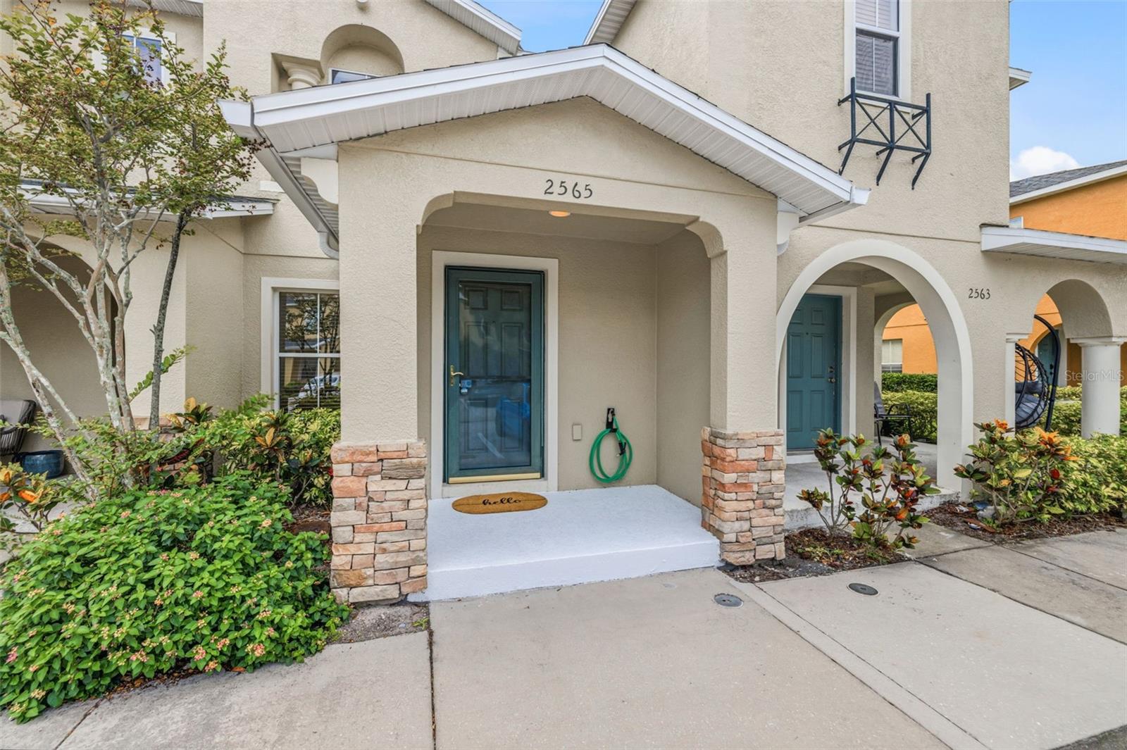 2565 HIDDEN COVE LANE