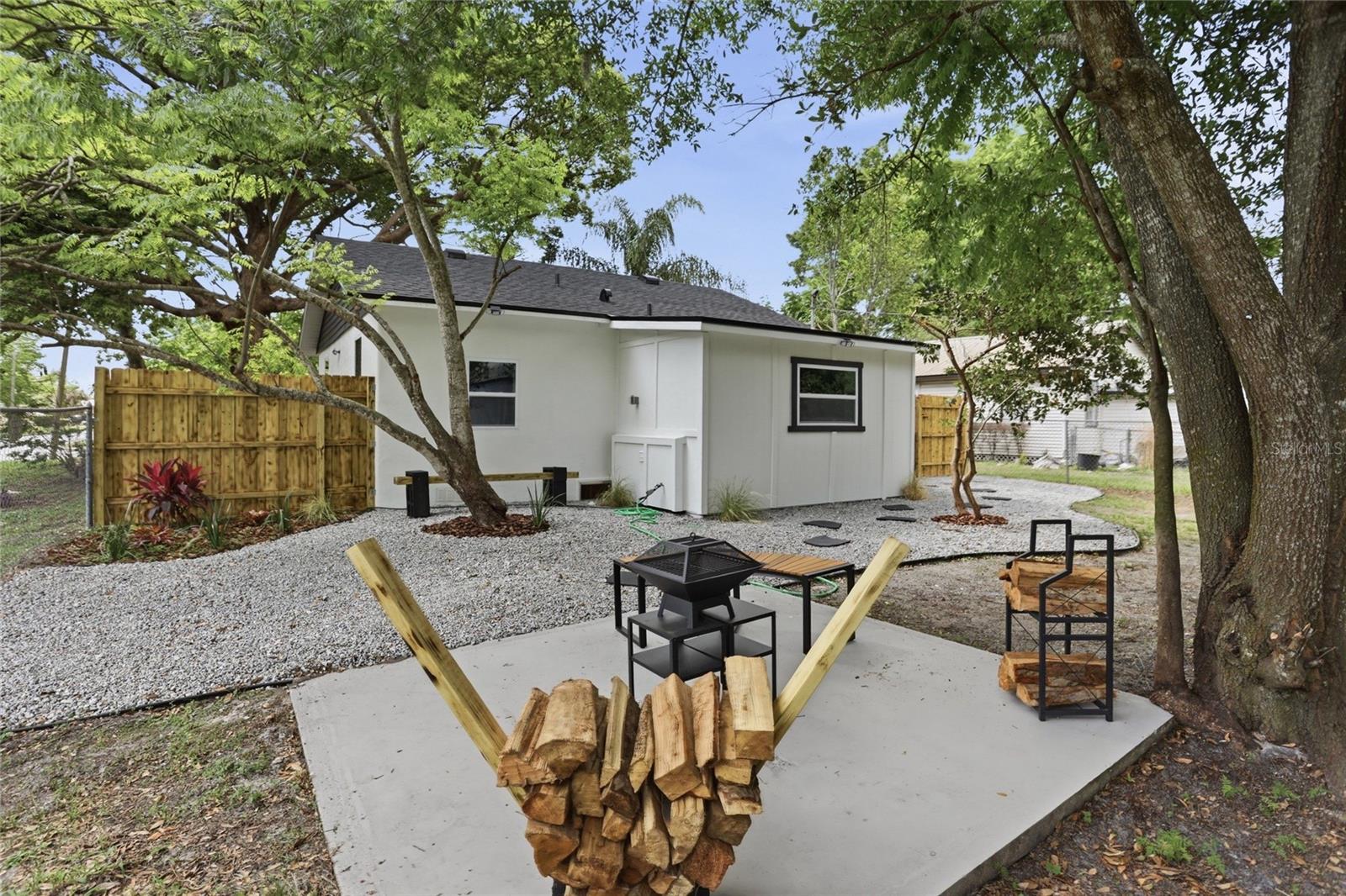 SHADOW LAWN - Residential