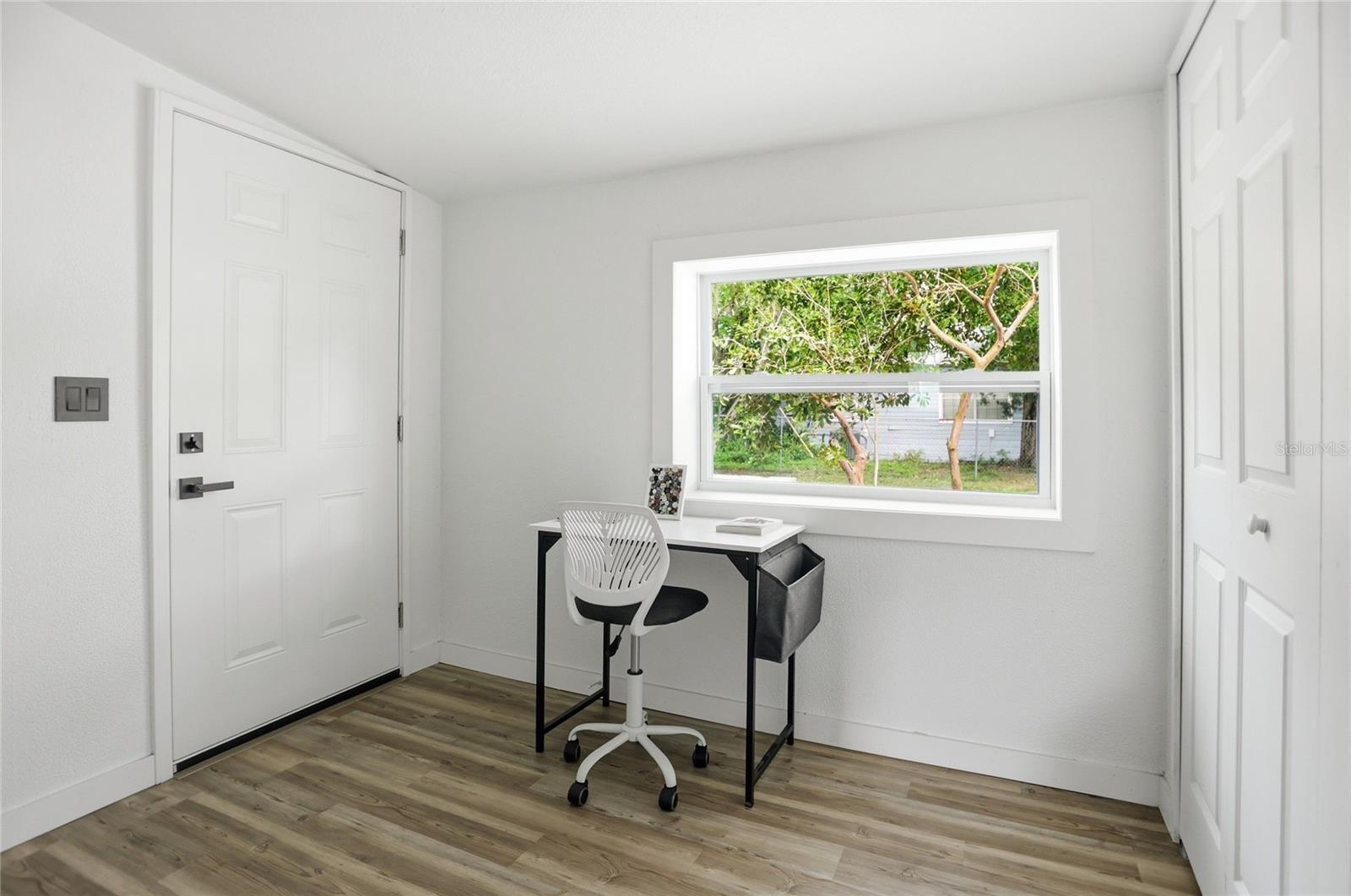 SHADOW LAWN - Residential