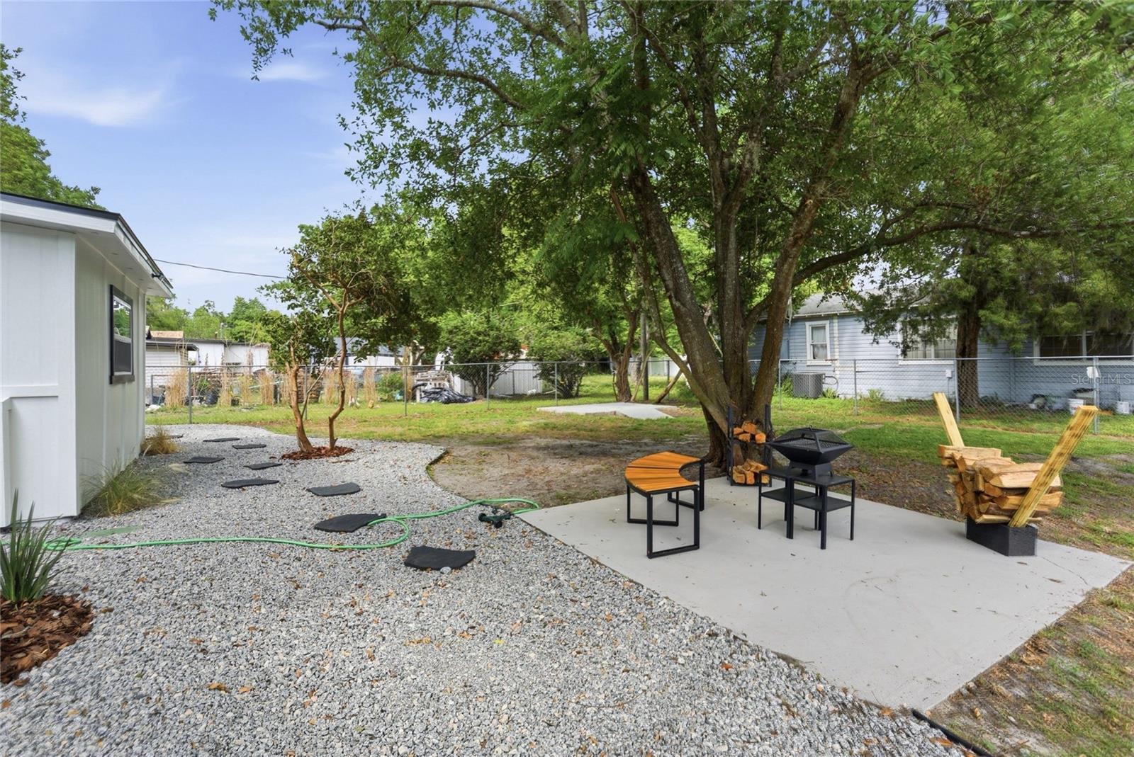 SHADOW LAWN - Residential