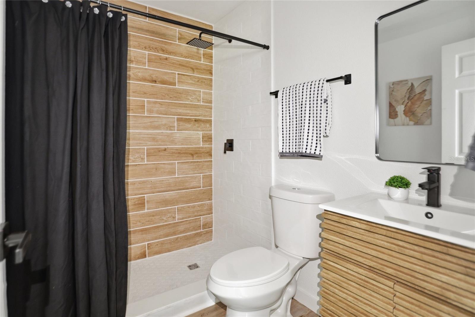 SHADOW LAWN - Residential