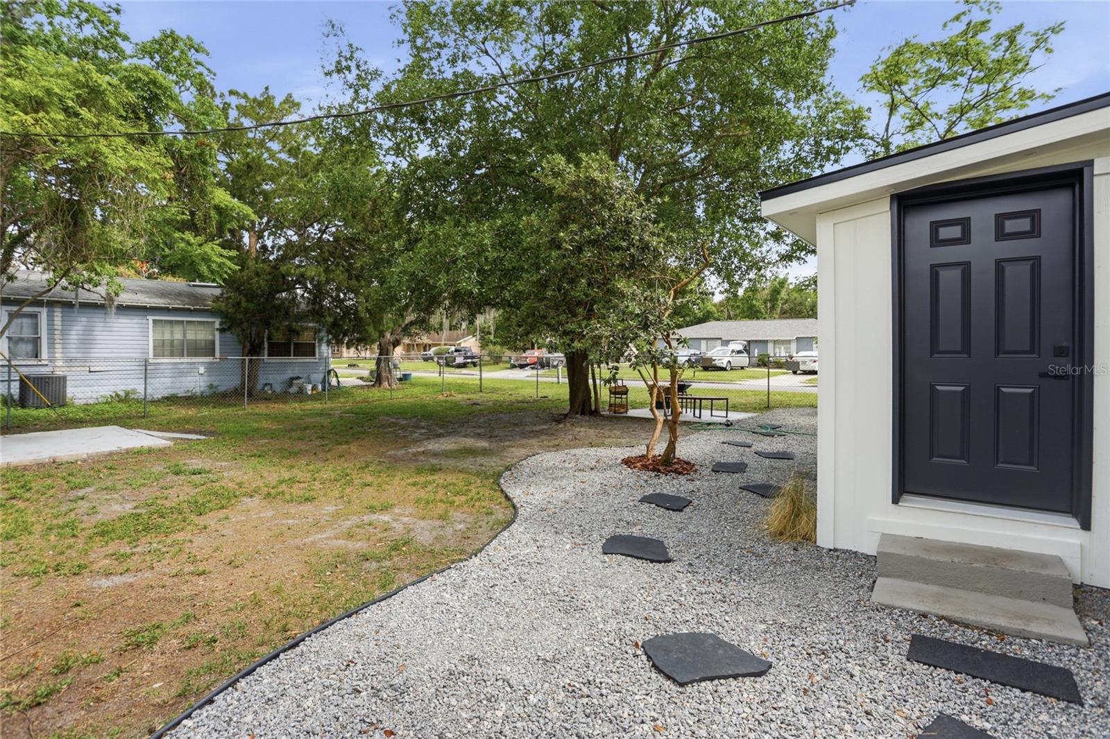 SHADOW LAWN - Residential