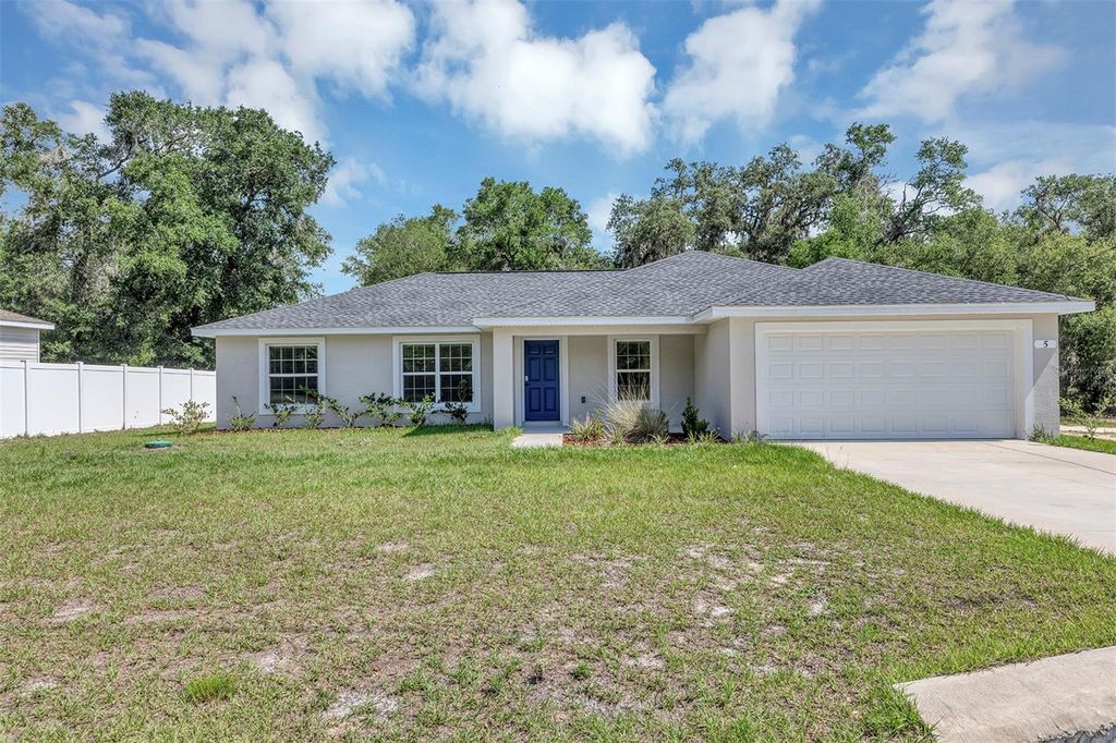 Photo of 5 Locust Radial Circle, Ocala, FL 34472 (MLS # O6407328)