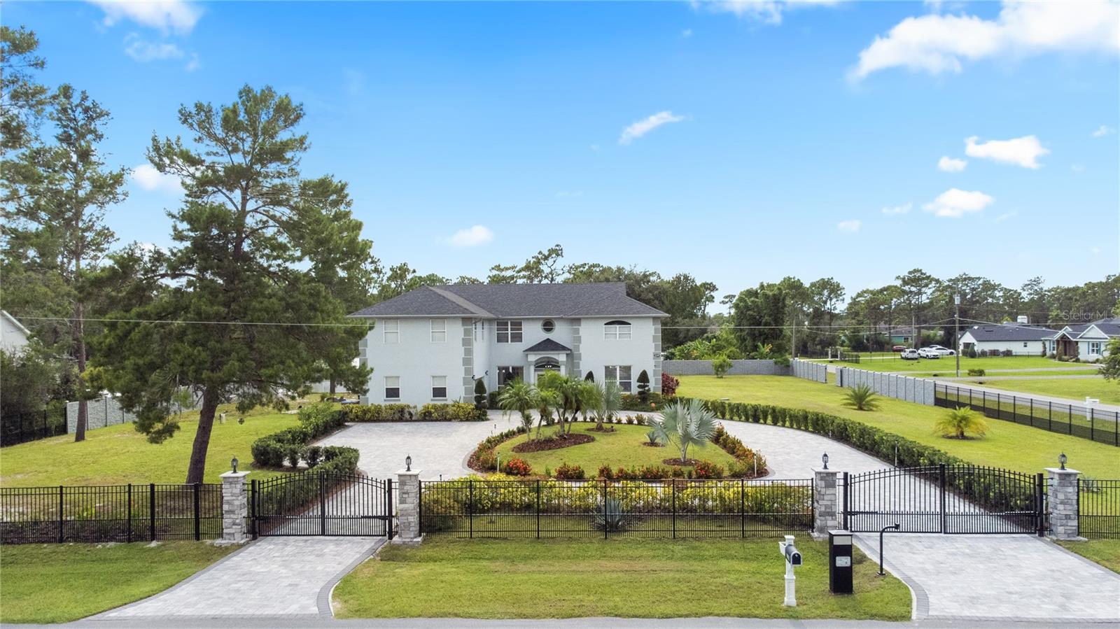 Stunning 5-Bedroom Home on 1 Acre in Saint Cloud – No HOA!
This beautifully remodeled 5-bedroom, 3-bath home sits on a spacious 1-acre corner lot with no HOA and offers nearly 4,000 sq ft of living space. With a roof and water heater just 5 years old, this home combines modern updates with peace of mind.
The first floor features a formal living and dining room, a large family room, and a bright, open kitchen complete with an extra-large island, cooktop, built-in ovens, drawer microwave, stainless steel appliances, breakfast nook, and oversized pantry. A convenient first-floor bedroom is perfect for guests or multi-generational living.
Upstairs, the master suite offers a true retreat with dual vanities, a walk-in shower, two walk-in closets, and a private sitting area. The second floor also includes a loft and an expansive game room/movie room, providing plenty of space for entertainment and relaxation.
Additional highlights include new flooring, a spacious laundry room, ceiling fans throughout, and a large covered back porch ideal for gatherings or enjoying peaceful evenings.
This move-in-ready home blends elegance, comfort, and functionality—all in a prime Saint Cloud location with no HOA restrictions.