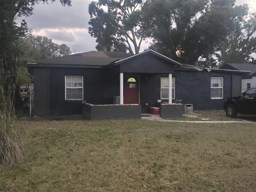 Photo of 3908 W Pine Street, Tampa, FL 33607 (MLS # TB8466382)