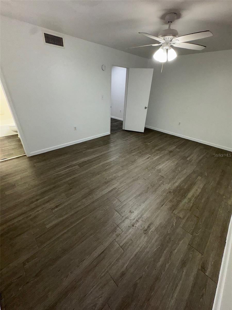 BRIARWOOD APARTMENTS - Residential Lease