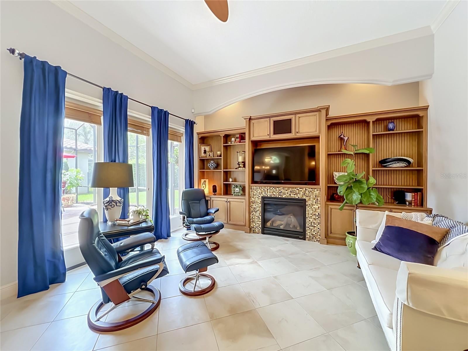 7456 POINTE VENEZIA DRIVE