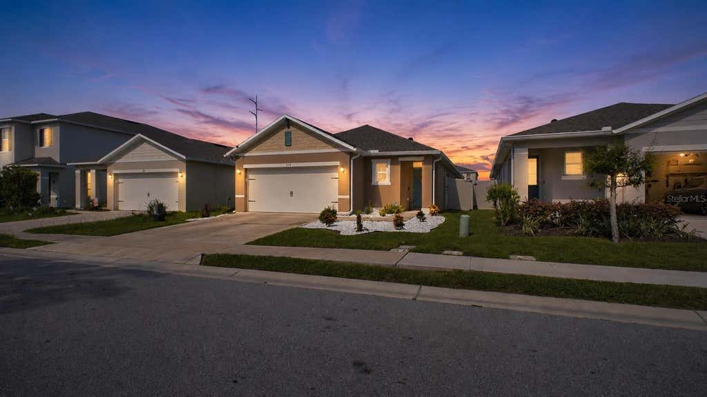 Photo of 324 Gina Lane, Davenport, FL 33837 (MLS # O6432891)