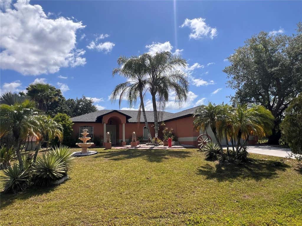 Photo of 3900 Oak Pointe Boulevard, Kissimmee, FL 34746 (MLS # O6417247)