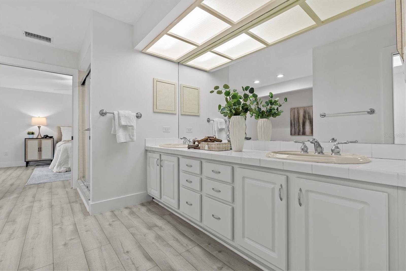 FEATHER SOUND CUSTOM HOME SITE - Residential