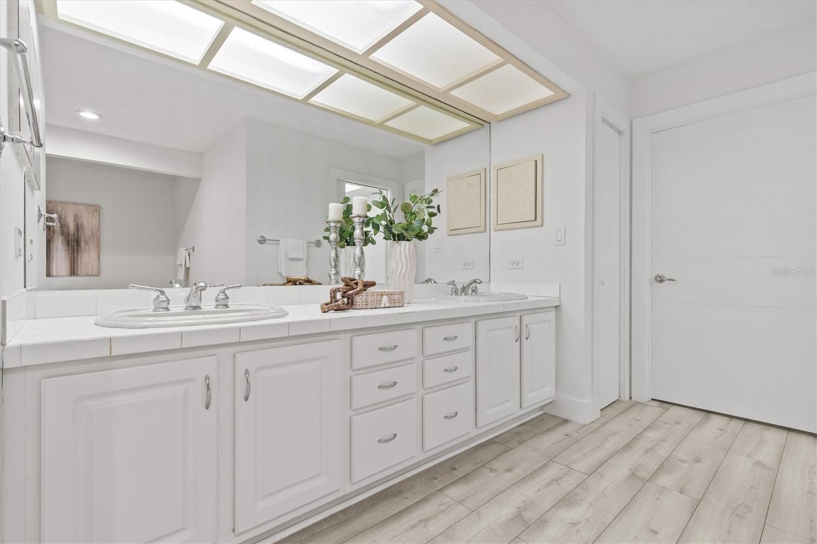 FEATHER SOUND CUSTOM HOME SITE - Residential