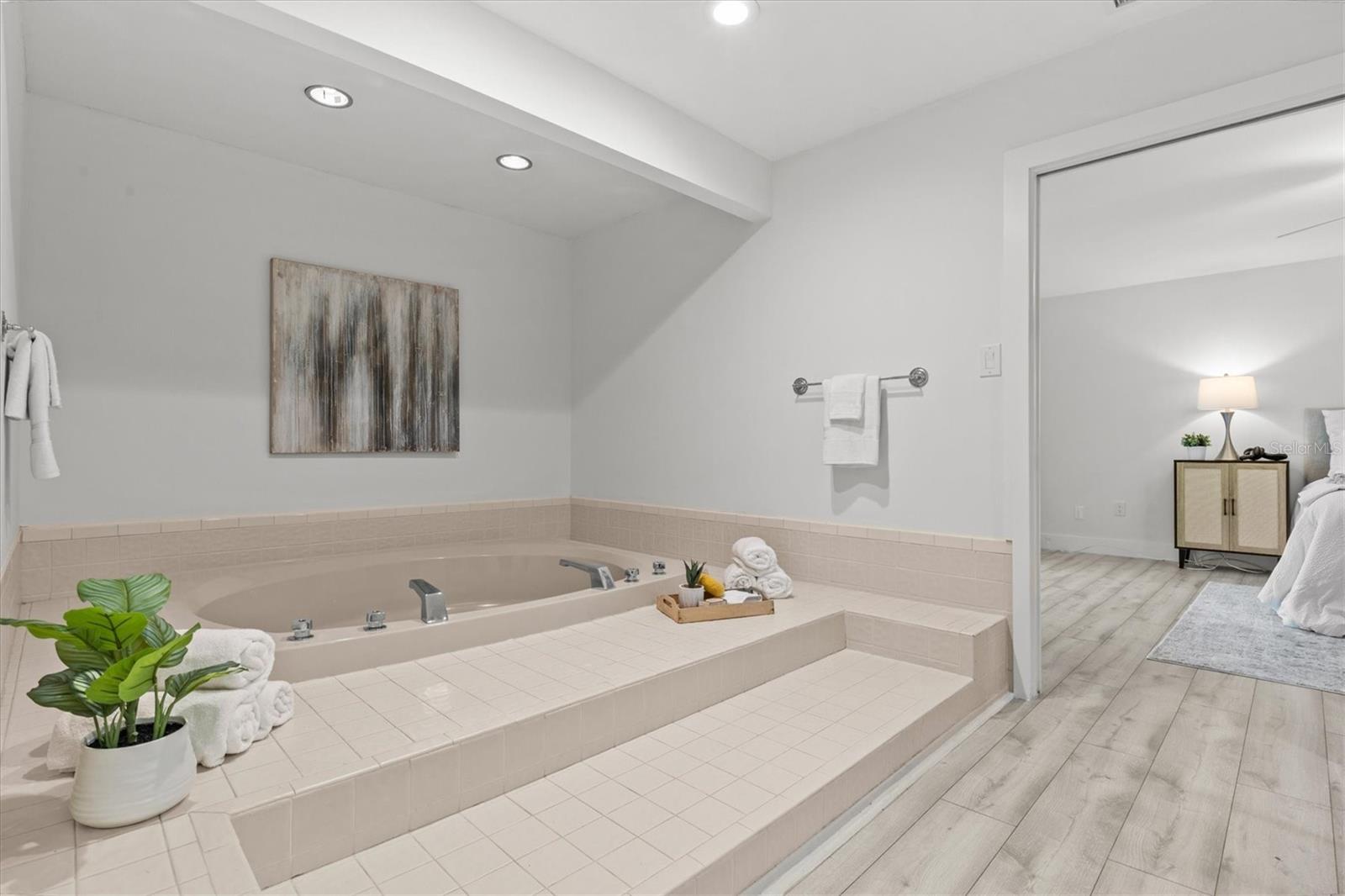 FEATHER SOUND CUSTOM HOME SITE - Residential