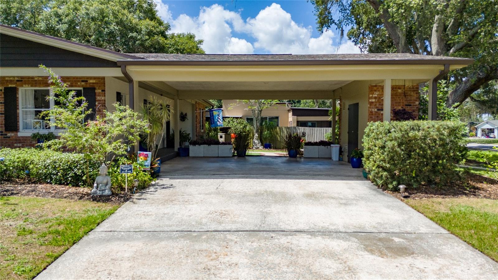 FAIRLAWN MANOR - Residential