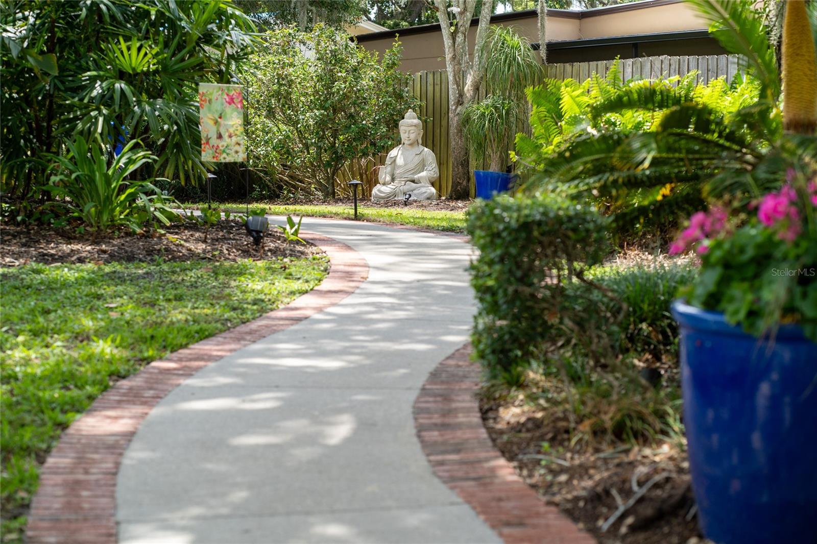 FAIRLAWN MANOR - Residential