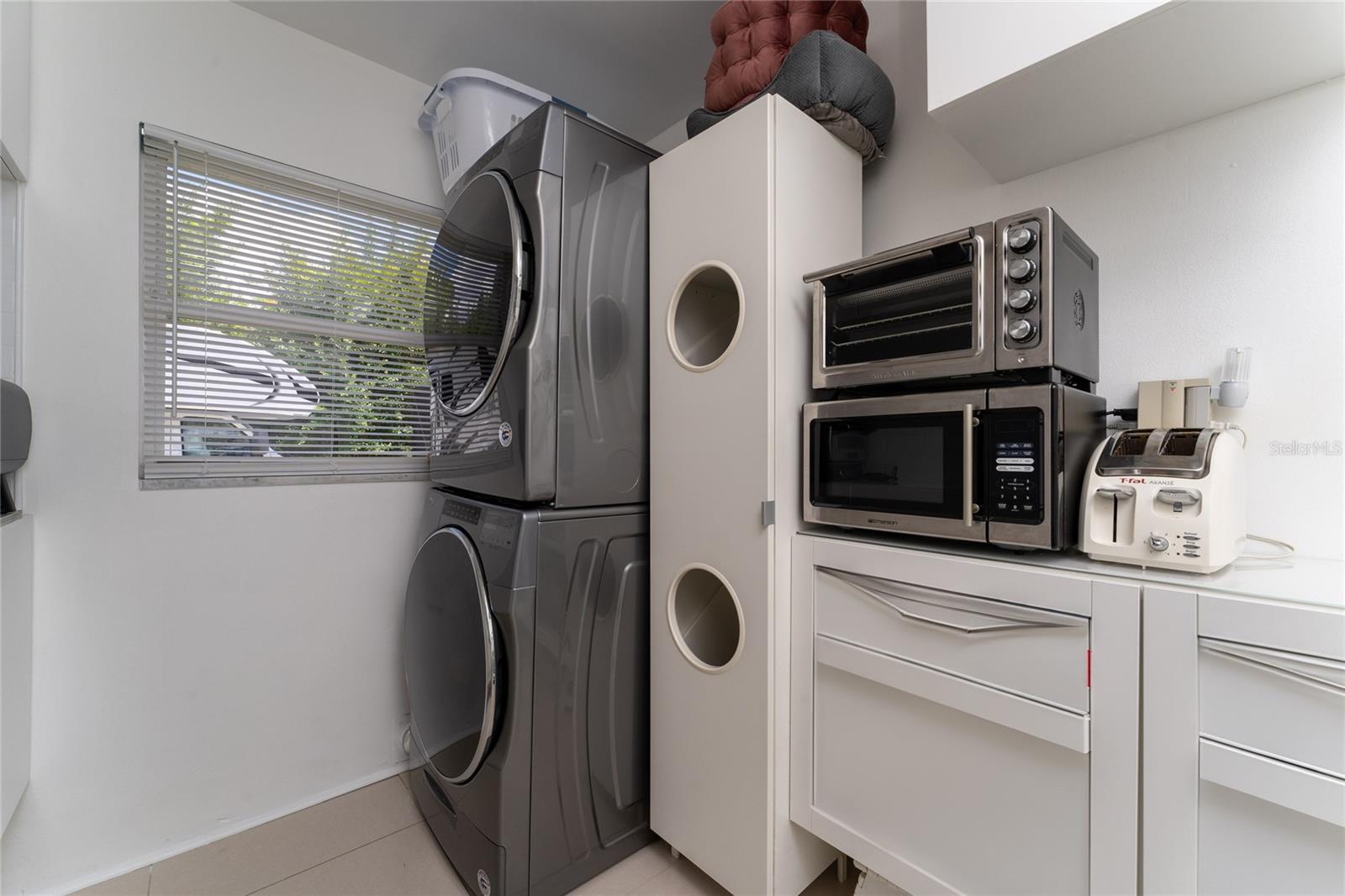 FAIRLAWN MANOR - Residential