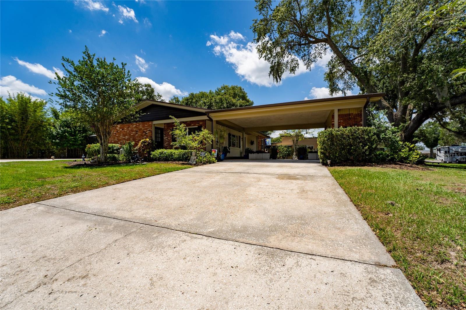 FAIRLAWN MANOR - Residential