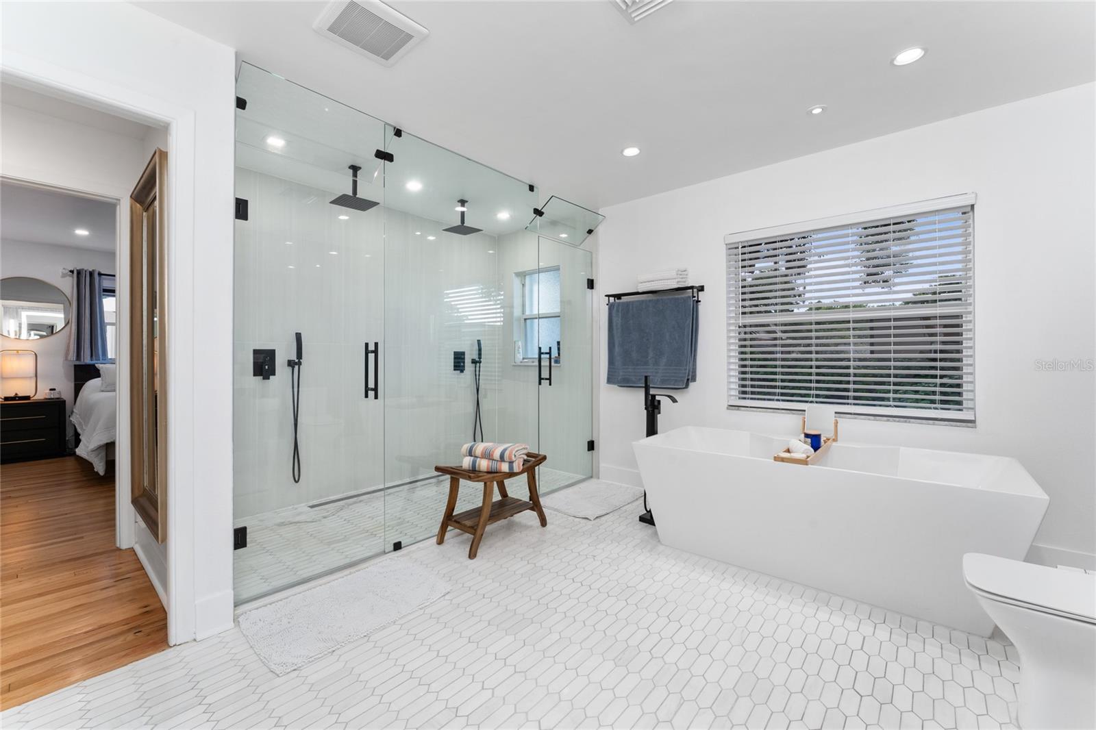 FAIRLAWN MANOR - Residential