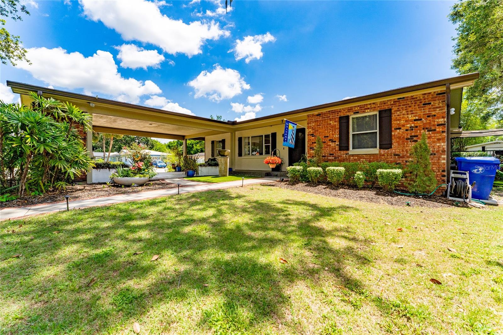 FAIRLAWN MANOR - Residential