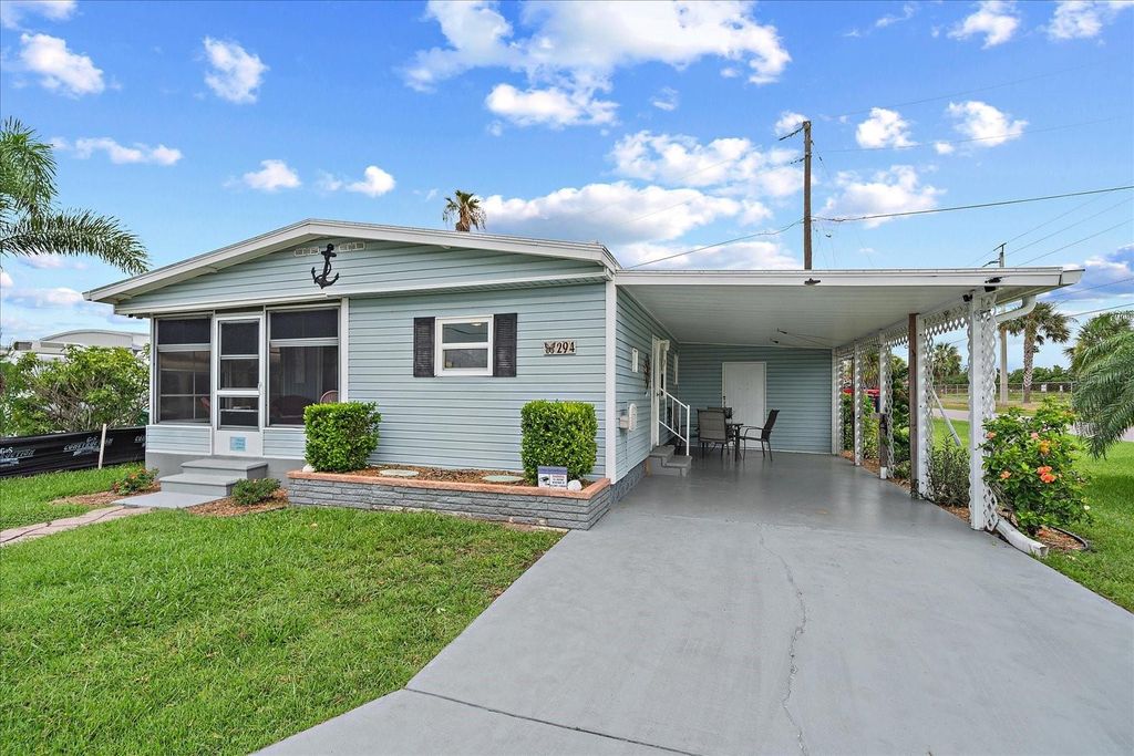 Photo of 294 Nassau Drive, Palmetto, FL 34221 (MLS # A4658037)